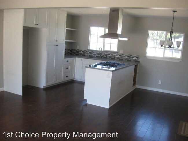 Building Photo - 3 br, 2 bath House - 1148 Via Alta