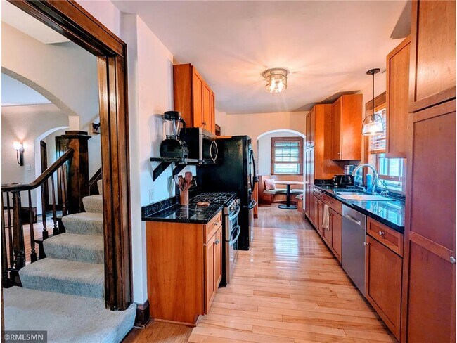 Foto del edificio - 1720 Hillcrest Ave