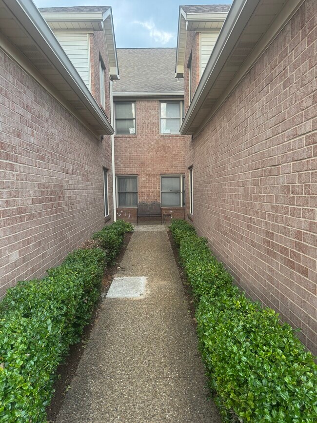 Foto del edificio - 3637 Hurstbourne Ridge Blvd