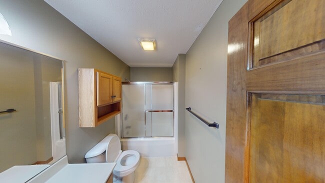 Building Photo - 3209 Sequoia Dr