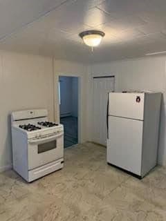 Foto del edificio - 976 Chalkstone Ave