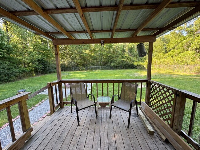 Building Photo - Huge 4 bedroom/2 bathroom double-wide in Peaceful Area of Keithville!