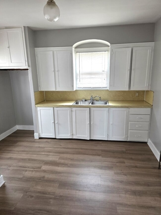 Building Photo - 972 Scott St