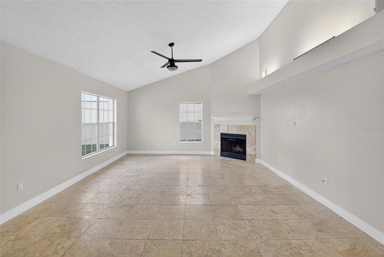 Foto del edificio - 2043 Shadow Pine Dr