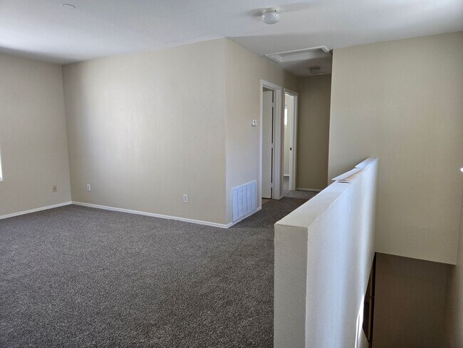 Building Photo - WATERFORD SQUARE COMMUNITY 3 BED 2.5 BATH **ASK ABOUT OUR MOVE IN SPECIALS***