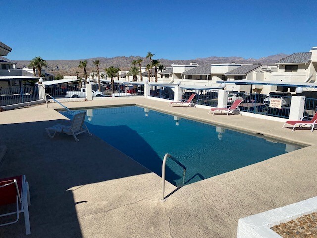 1 de 2 piscinas/spas - 2022 Merrill Ln