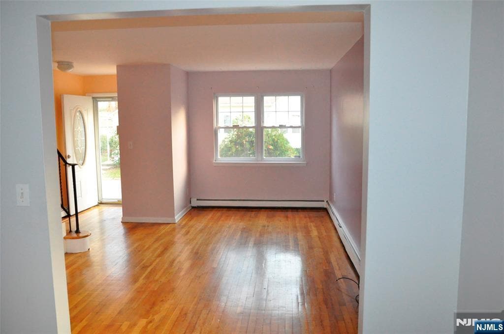 Primary Photo - 29 Lewis Pl