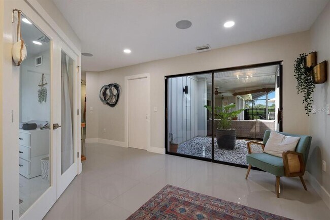 Building Photo - 3705 Torrey Pines Blvd