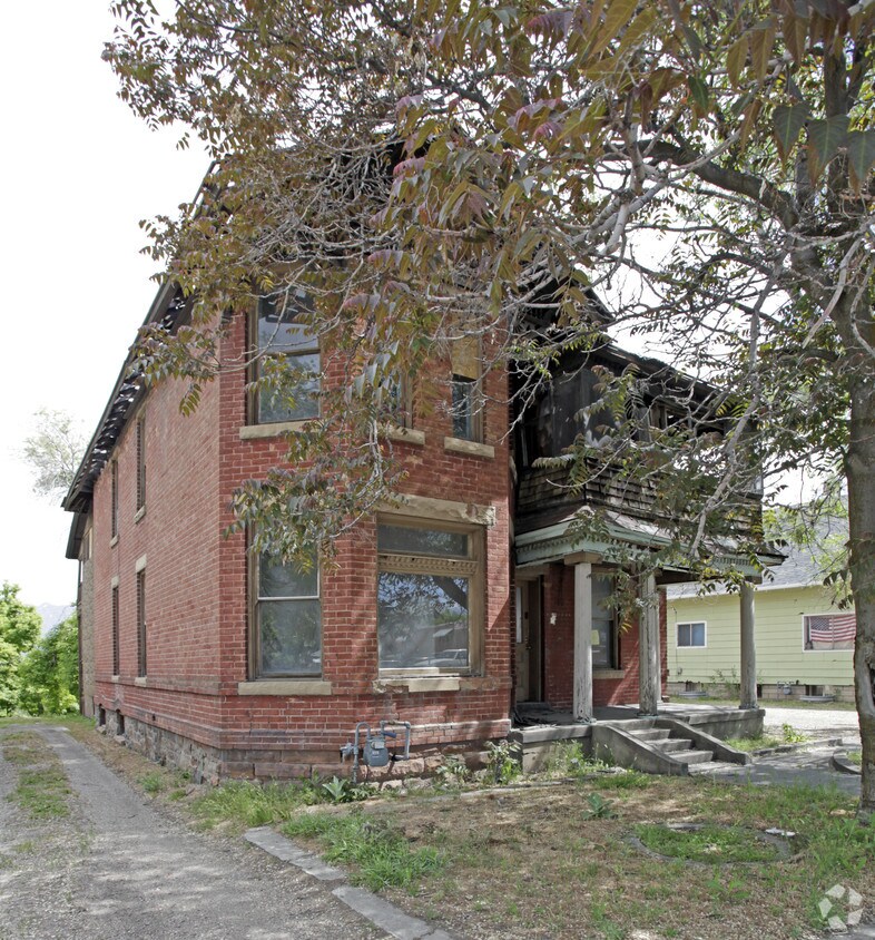 Building Photo - 500 W 24th St