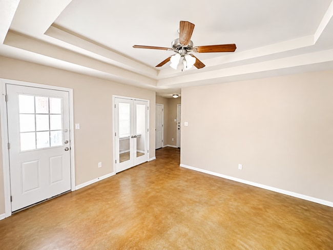 Building Photo - AVAILABLE NOW; APPLY AT OUR WEBSITE TODAY!!