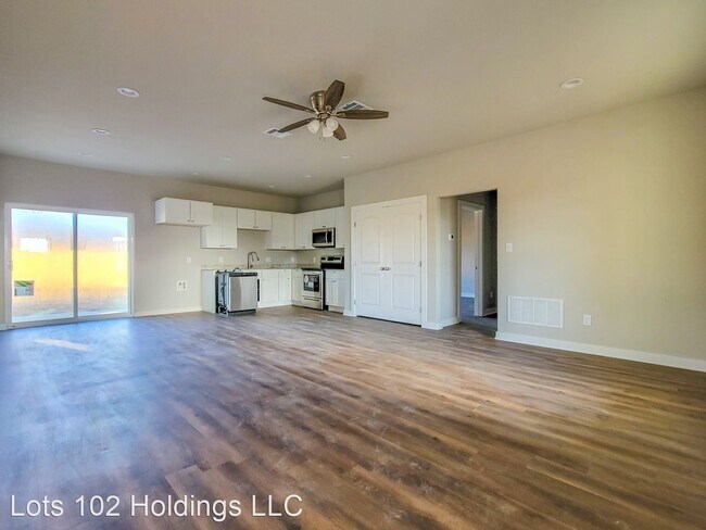 Foto del edificio - 3 br, 2 bath House - 3828 Skylane Ave