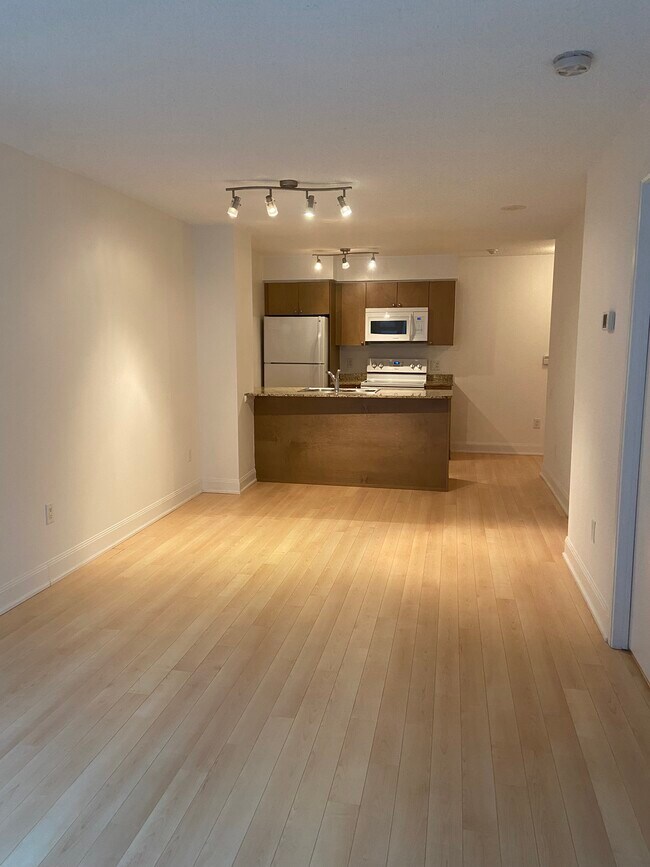 Photo du bâtiment - 2221 Yonge St