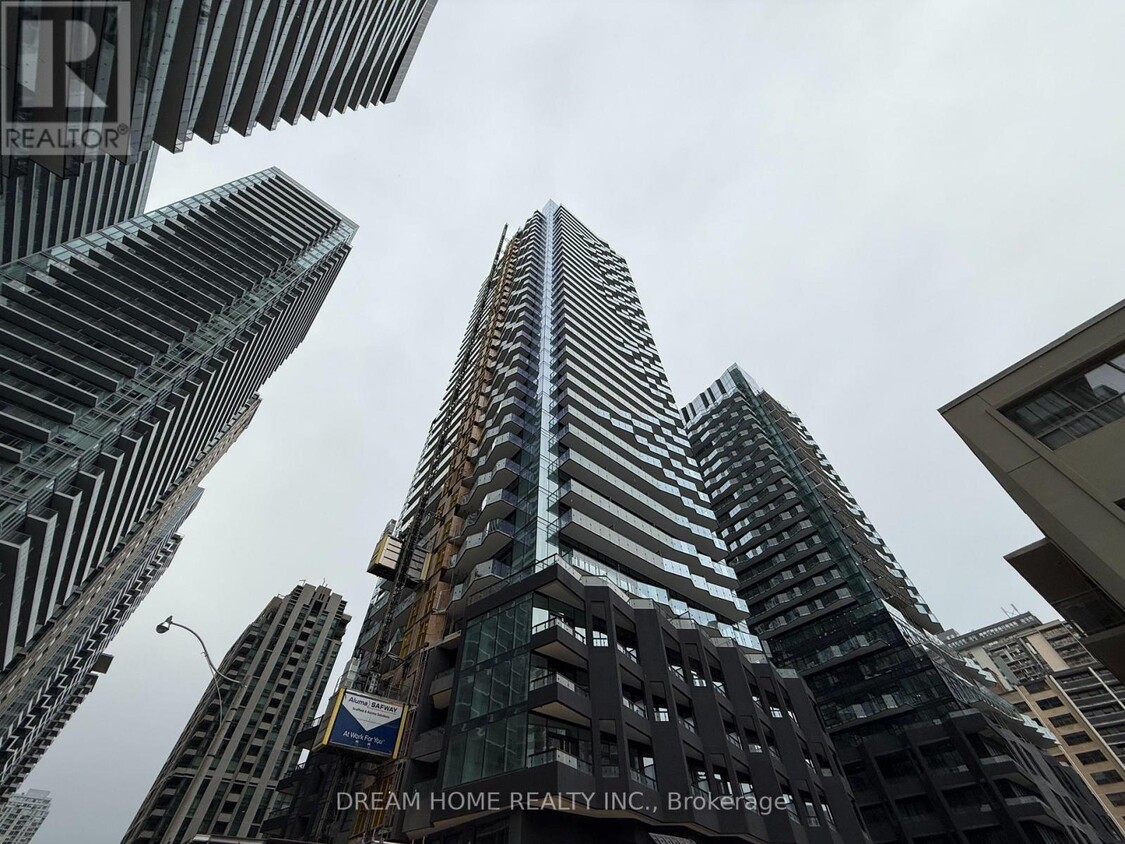 Photo principale - 120 Broadway Ave