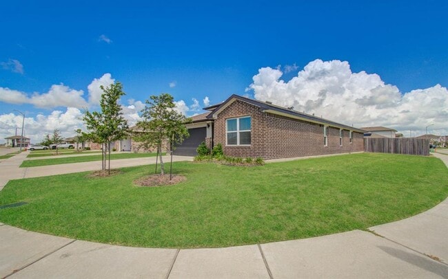 Building Photo - 14543 Rain Tree Dr