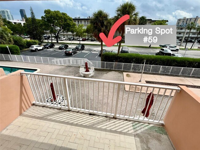 Foto del edificio - 2200 E Hallandale Beach Blvd