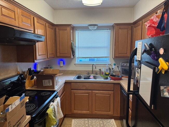 Foto del edificio - DECEMBER MOVE IN!  Cute 3 Bedroom 1.5 Bath...