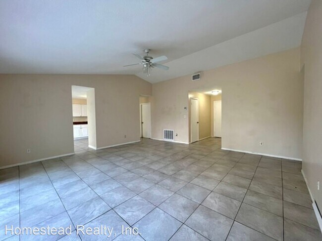 Foto del edificio - 3 br, 2 bath House - 12014 Clove St.