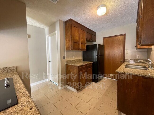 Foto del edificio - 8152 Baringer Rd