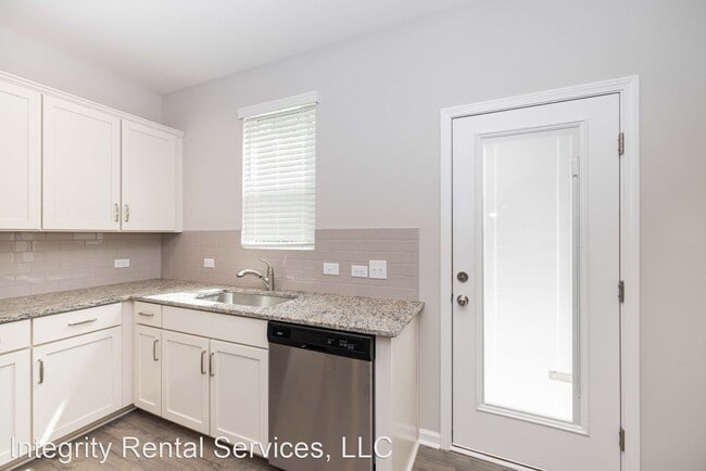 Building Photo - 3 br, 2.5 bath House - 130 S. Dorsett St