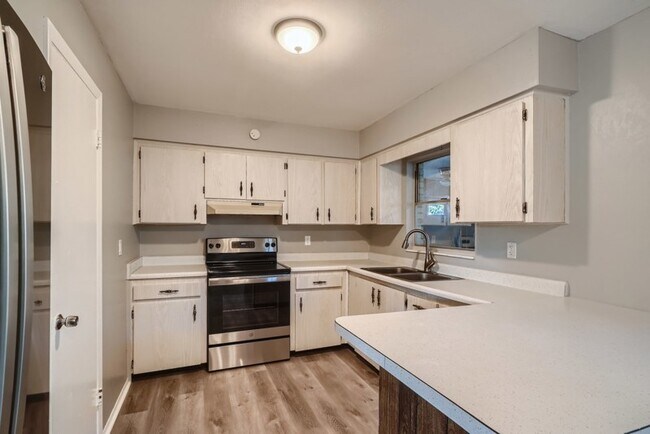 Foto del edificio - 1160 E Hill Court