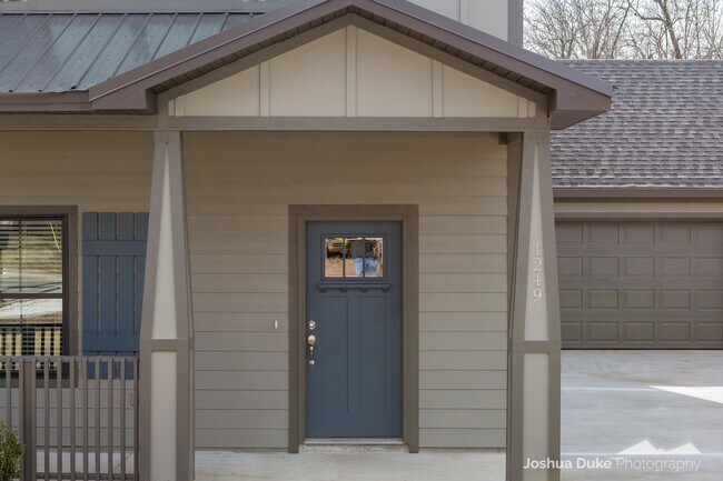 Foto del edificio - Pre-Leasing Modern Style Home Minutes from Campus and Downtown Fayetteville