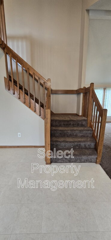 Building Photo - 3120 Pinoak Ct