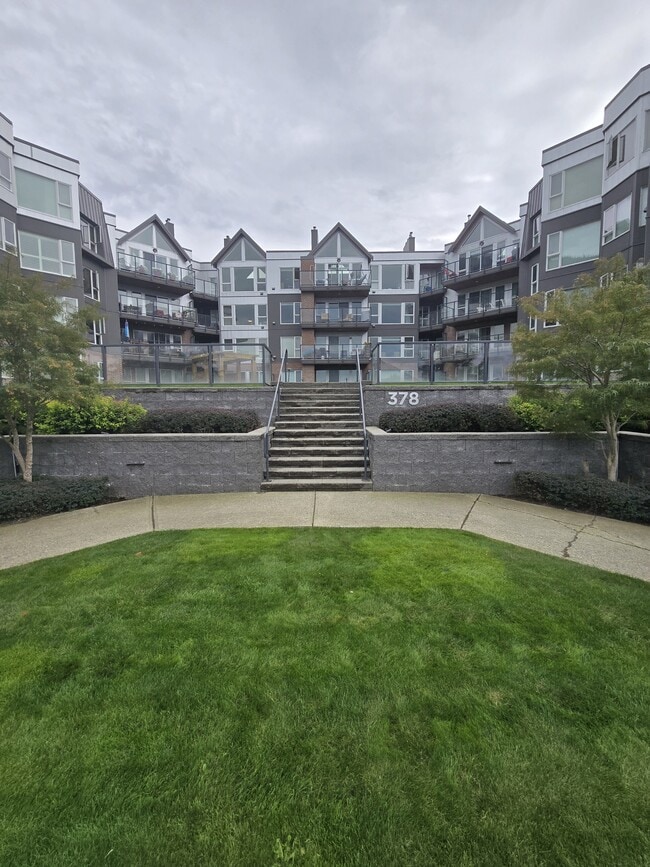 Building Photo - 378-378 Esplanade