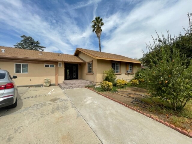 Foto principal - 17963 Emelita St
