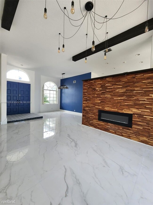 Building Photo - 5 br, 3 bath House - 1506 Lantana Ct