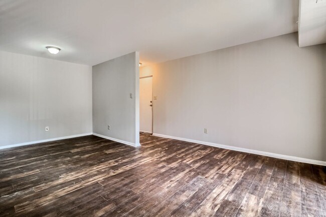 Foto del edificio - 1000 Sandlin Pl