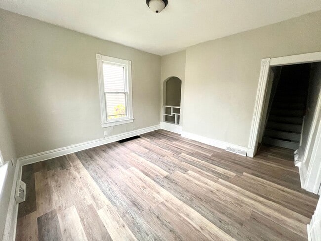 Building Photo - New Castle - 3 Bedroom 1 Bathroom - Update...