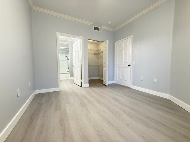 Foto del edificio - 9586 Lake Chase Island Way