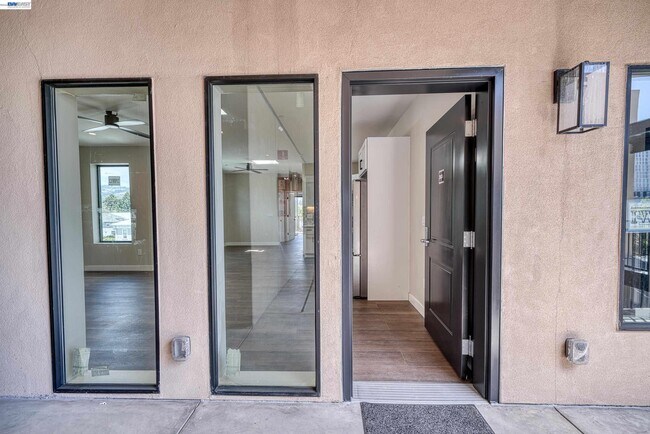 Foto del edificio - 4202 Telegraph Ave