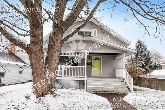 Foto del edificio - Tours Estimated to Begin  | 5 Bed 2 Bath S...
