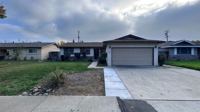 Building Photo - 2004 Robbie Ave