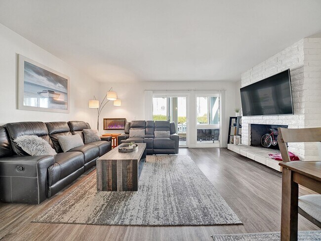 Foto del edificio - 7405 Seashore Dr
