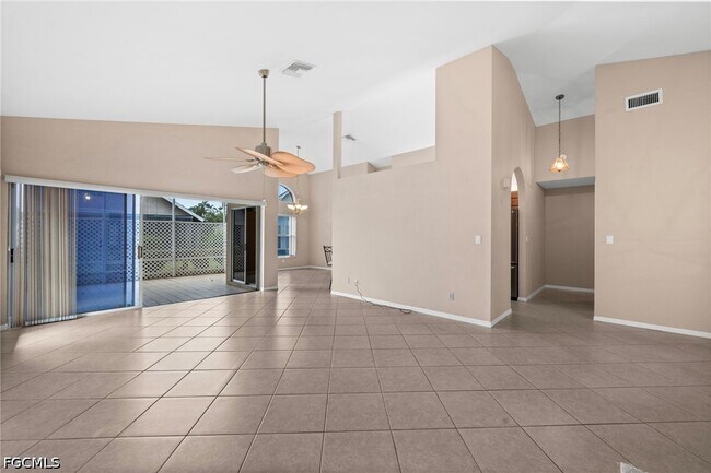 Foto del edificio - 13648 Admiral Ct