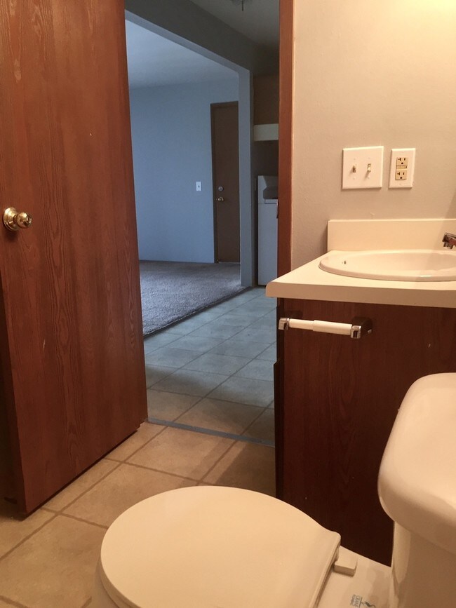 Building Photo - 1450 42nd St SE