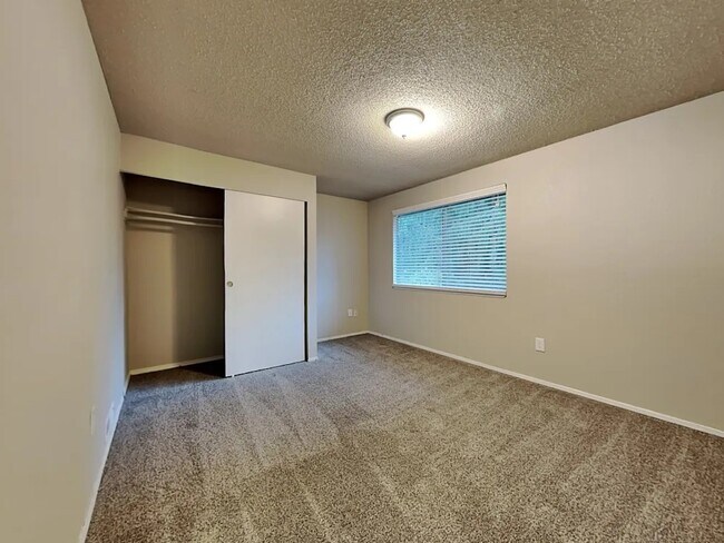 Foto del edificio - 1733 Gisler Ave