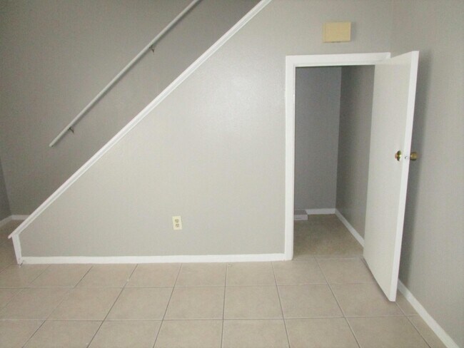 Building Photo - 9423 Turrentine Dr
