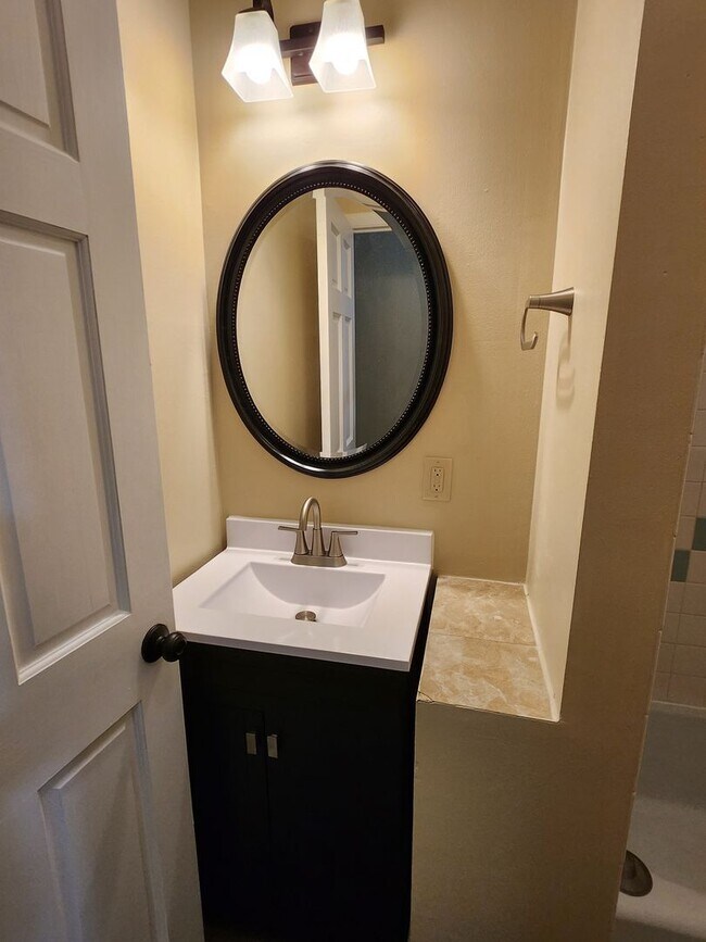 Foto del edificio - Falls RE Investments