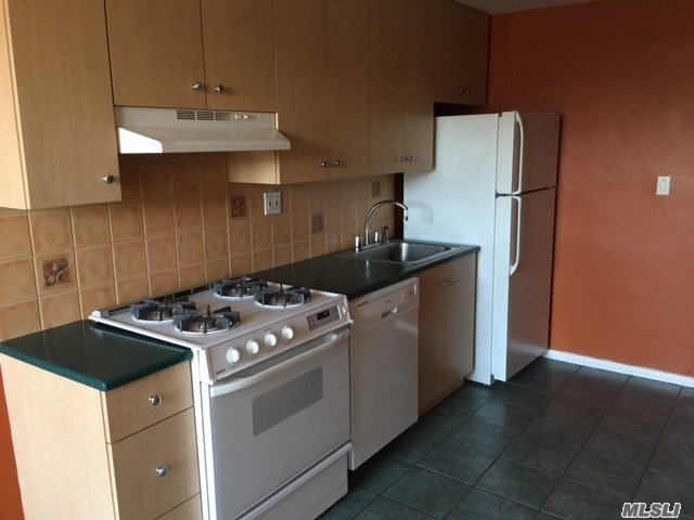 Foto del edificio - 73-29 52nd Ct