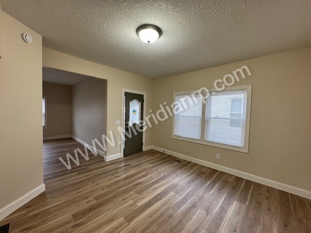 Foto del edificio - 739 W 4th St