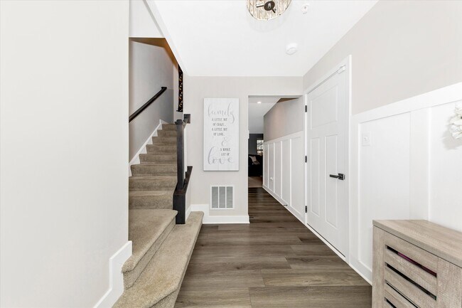 Foto del edificio - 166 Drydock Wy