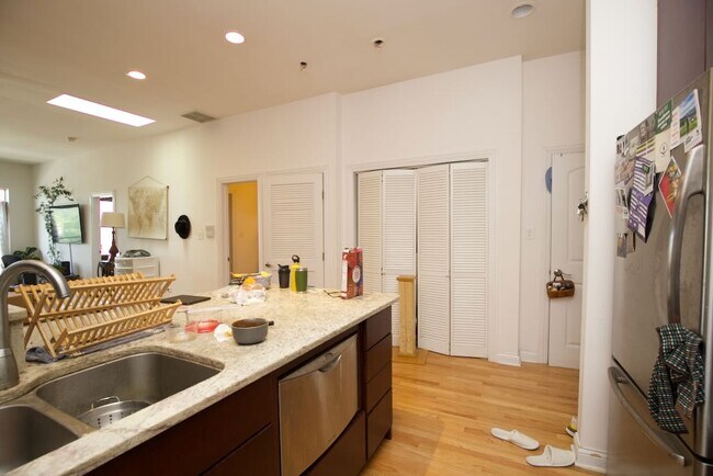 Foto del edificio - 530-1530 W Huron St