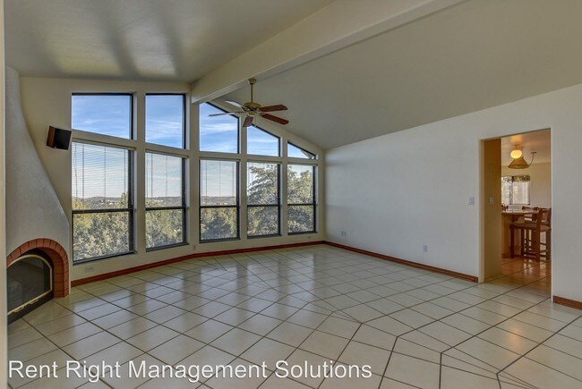 Building Photo - 3 br, 2.5 bath House - 1140 Tanglewood Rd.