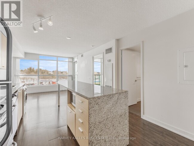 Building Photo - 15 Singer Ct