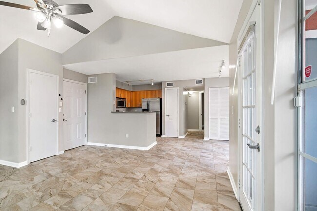 Foto del edificio - 1055 Crystal Way