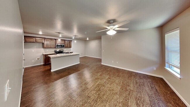 Foto del edificio - 2 Bedroom 2 Bath Duplex Close To Tinker AFB