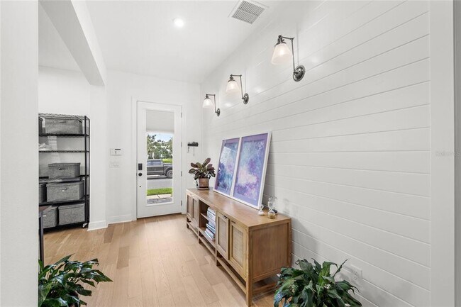 Foto del edificio - 6921 Arnoldson St